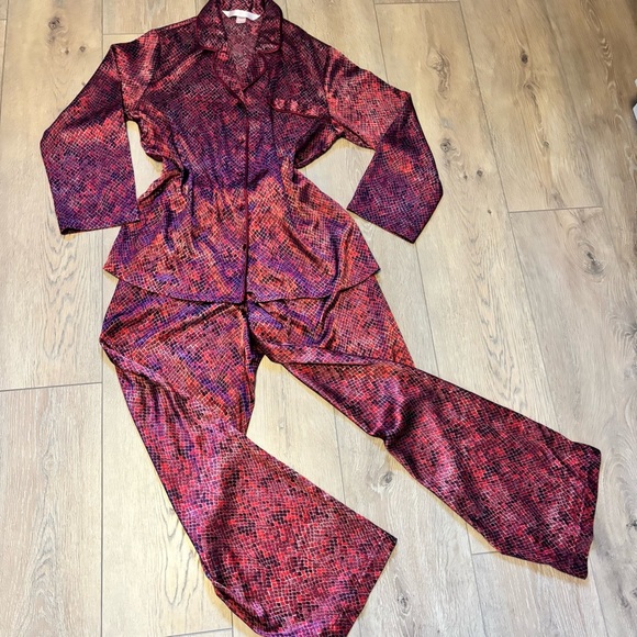 Victoria's Secret Red Snakeskin
PJ Set - Picture 1 of 6